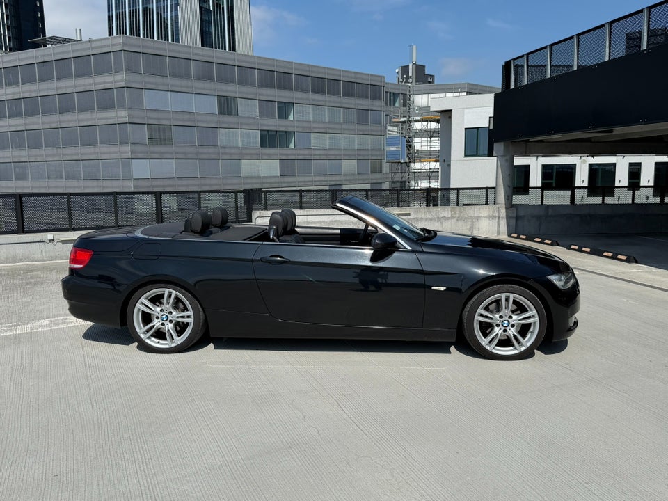 BMW 320i 2,0 Cabriolet 2d