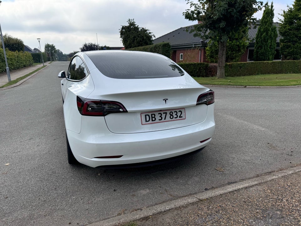 Tesla Model 3 Standard Range+ RWD 4d