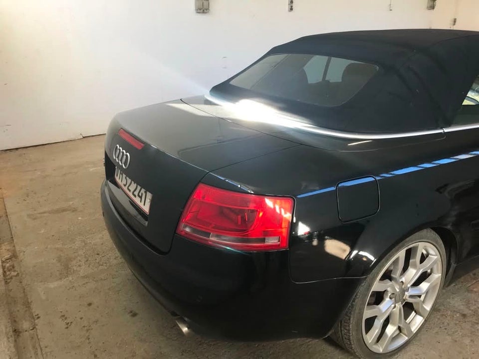 Audi A4 2,4 V6 Cabriolet 2d