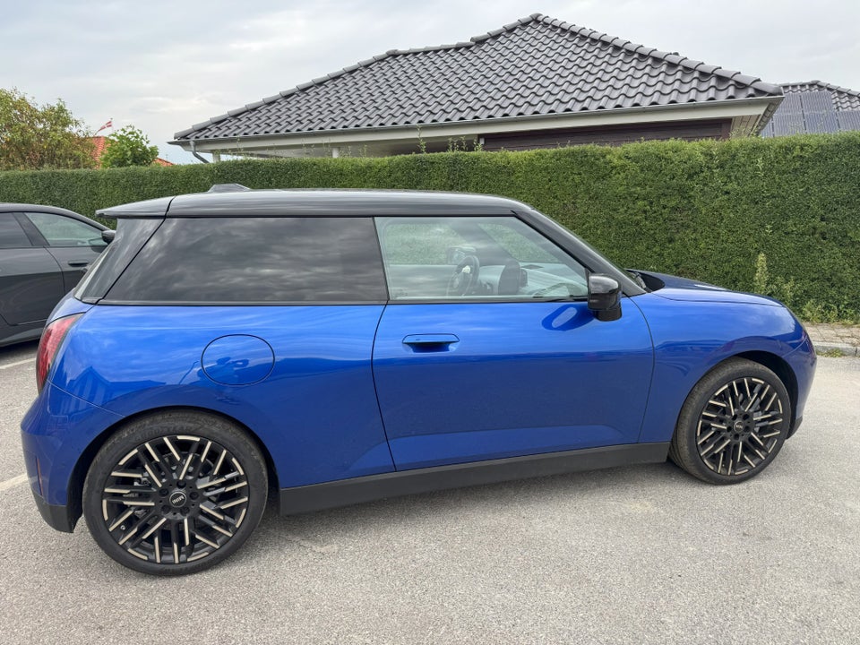 MINI Cooper SE Favoured Trim XL 3d