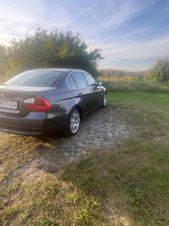BMW 325i 2,5  4d