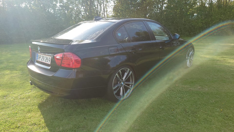 BMW 320i 2,0  4d