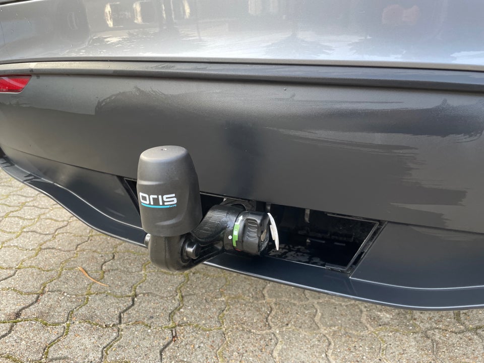 Tesla Model Y Long Range AWD 5d