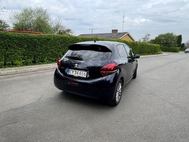 Peugeot 208 1,5 BlueHDi 100 Prestige Sky 5d