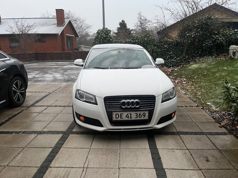 Audi A3 1,6 Attraction Cabriolet 2d