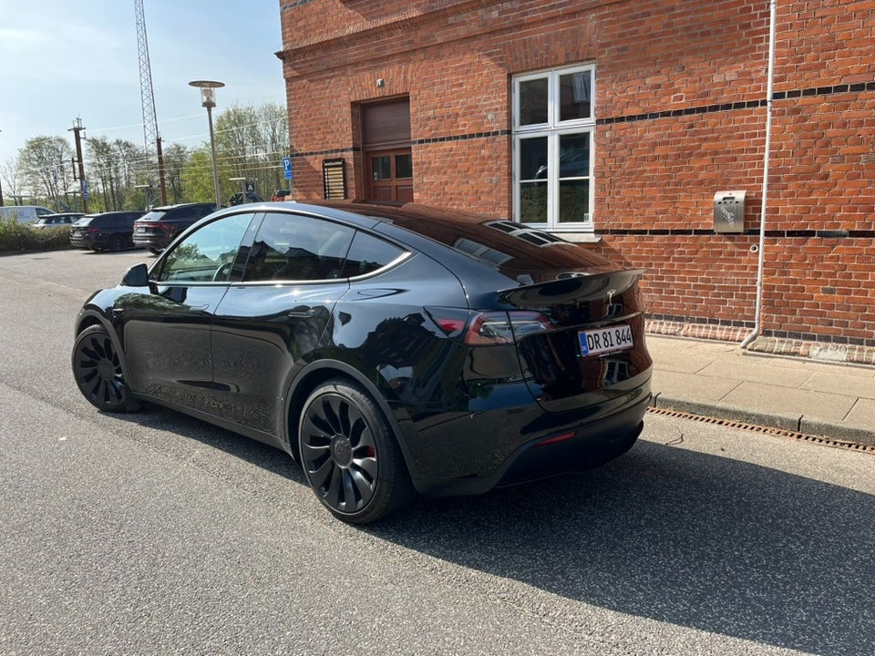 Tesla Model Y Performance AWD 5d