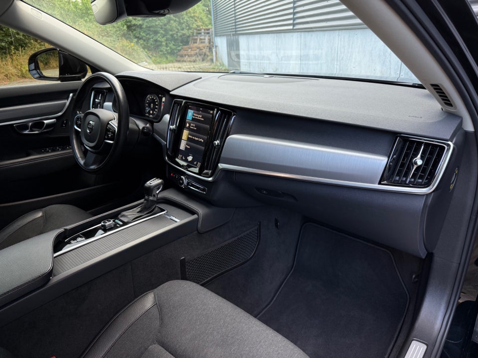 Volvo V90 2,0 T5 254 Momentum aut. 5d