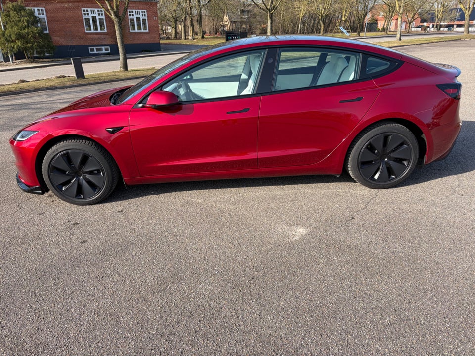Tesla Model 3 RWD 4d