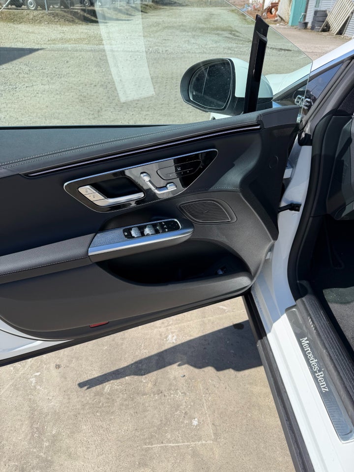 Mercedes EQE300 Electric Art 4d