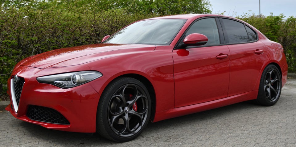 Alfa Romeo Giulia 2,0 T 200 Super aut. 4d