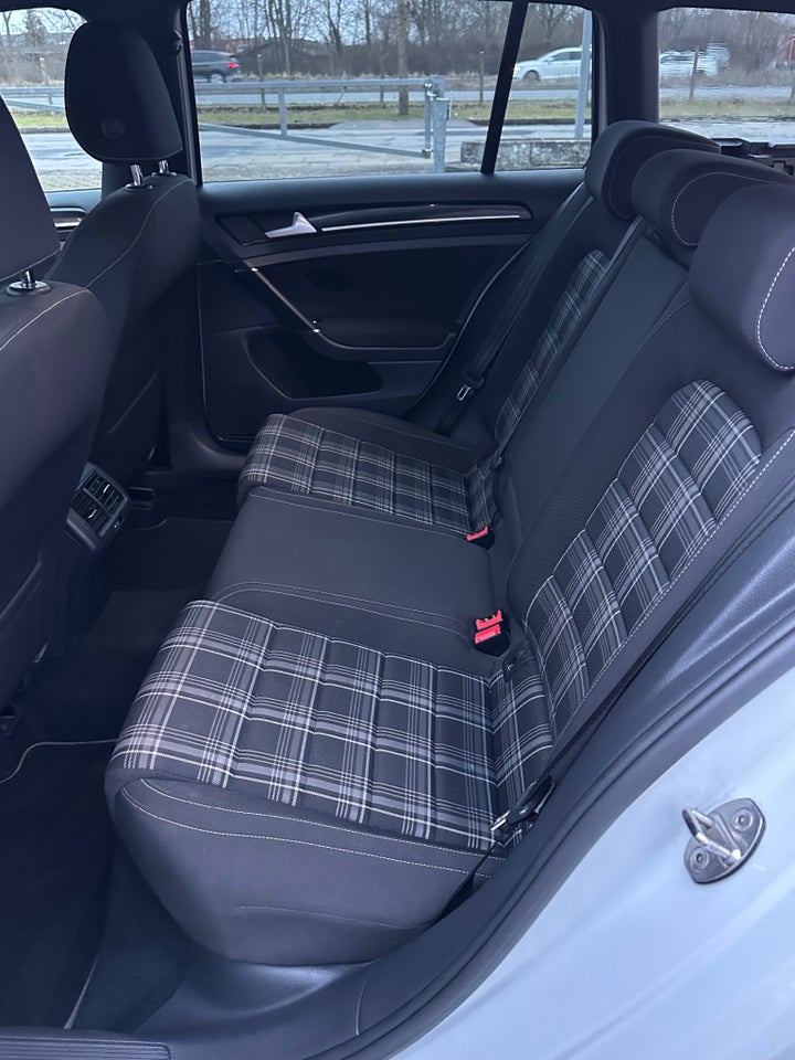 VW Golf VII 2,0 TDi 184 GTD DSG BMT 5d