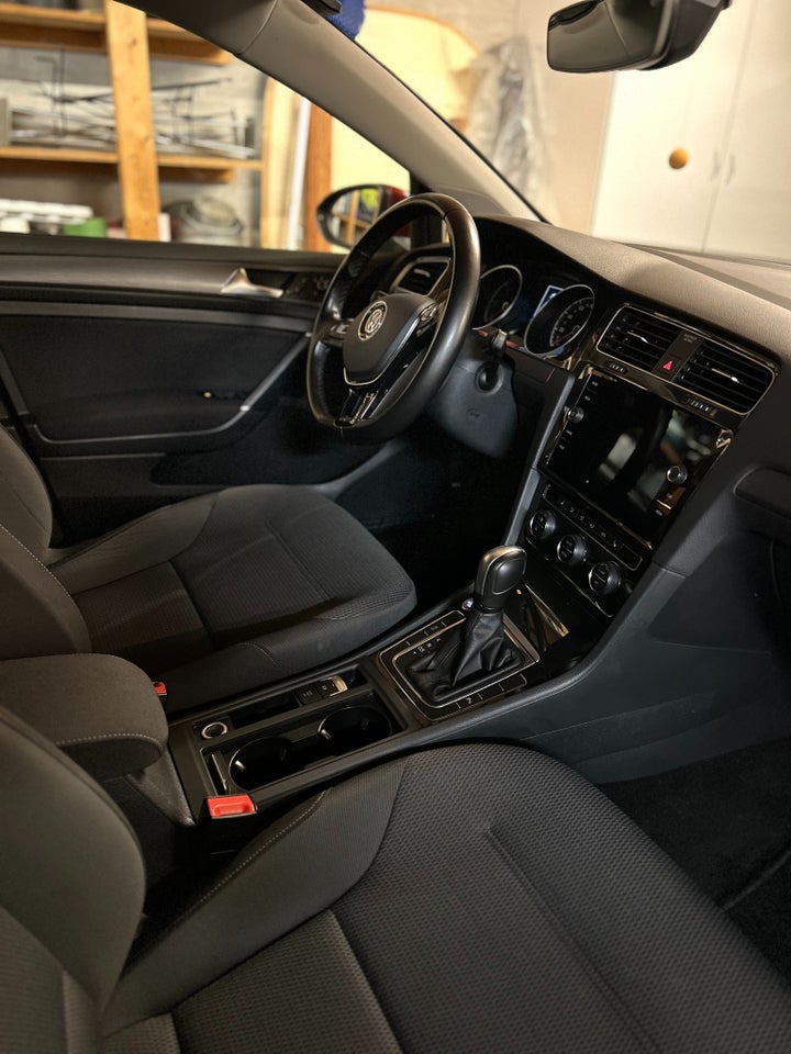 VW Golf VII 2,0 TDi 150 Plus Variant DSG 5d