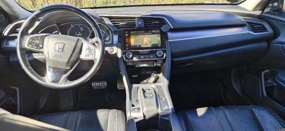 Honda Civic 1,6 i-DTEC Executive 4d