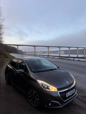 Peugeot 208 1,5 BlueHDi 100 Signature Sky 5d
