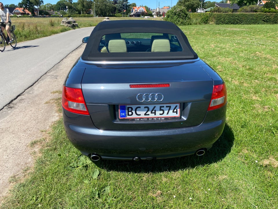 Audi A4 2,4 V6 Cabriolet Multitr. 2d