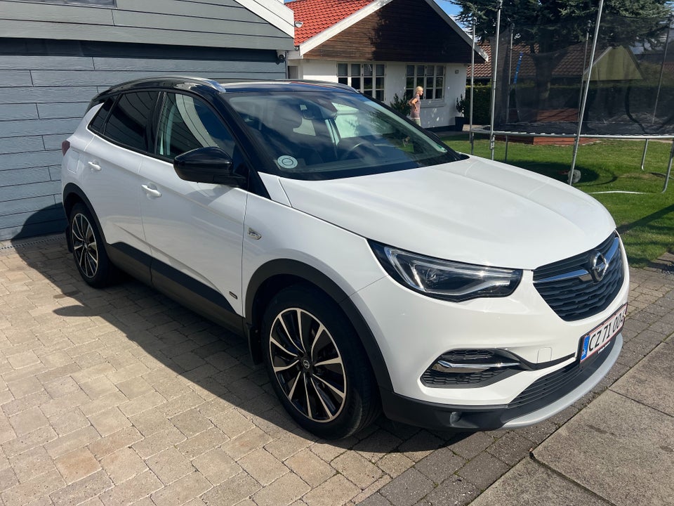 Opel Grandland X 1,6 Hybrid Ultimate aut. 5d