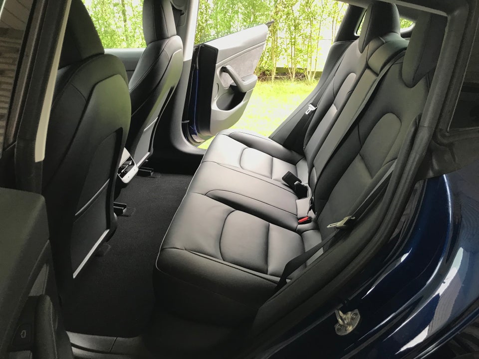 Tesla Model 3 Standard Range+ RWD 4d