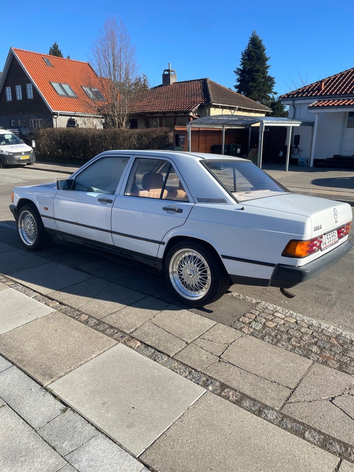 Mercedes 190 E 2,0 aut. 4d