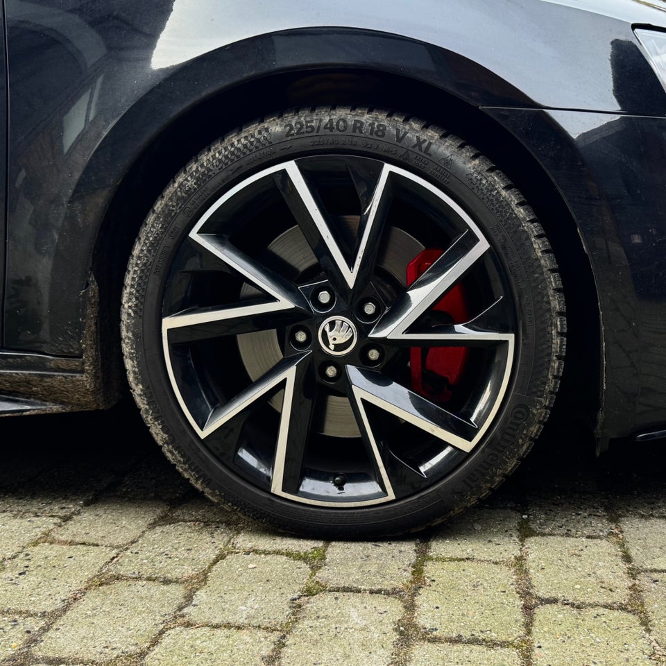 Skoda Octavia 2,0 TSi 220 RS Combi DSG 5d