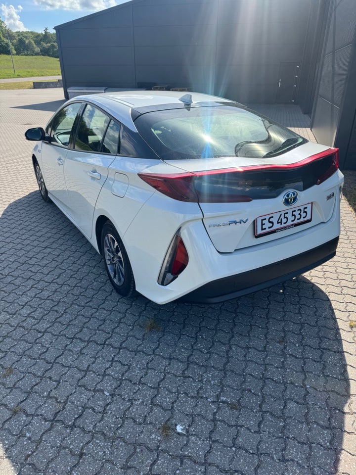 Toyota Prius 1,8 Plug-in Hybrid H3 MDS 5d