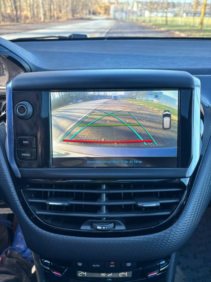 Peugeot 208 1,6 BlueHDi 100 Selection Sky 5d