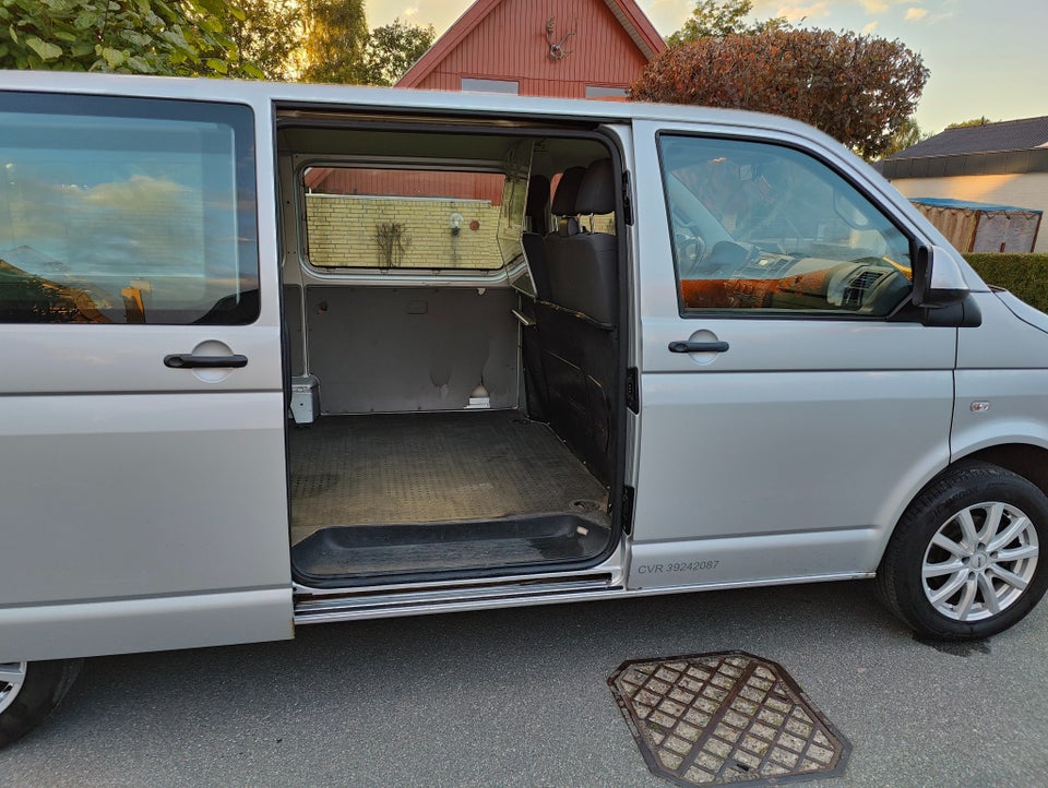 VW Transporter 2,0 TDi 140 Kombi lang DSG 4d