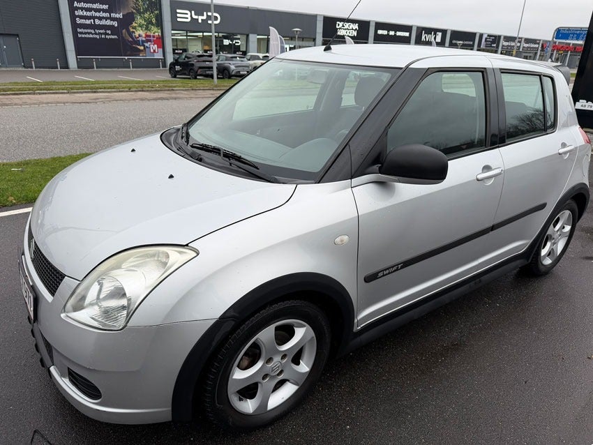 Suzuki Swift 1,5 GLX 5d