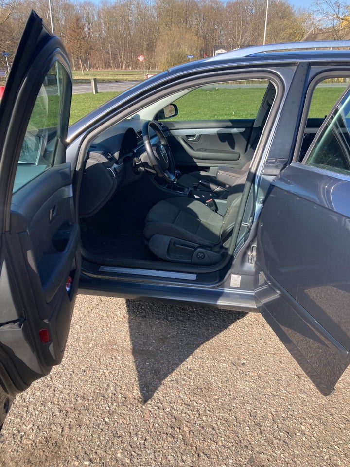 Audi A4 1,8 T 163 Avant quattro 5d