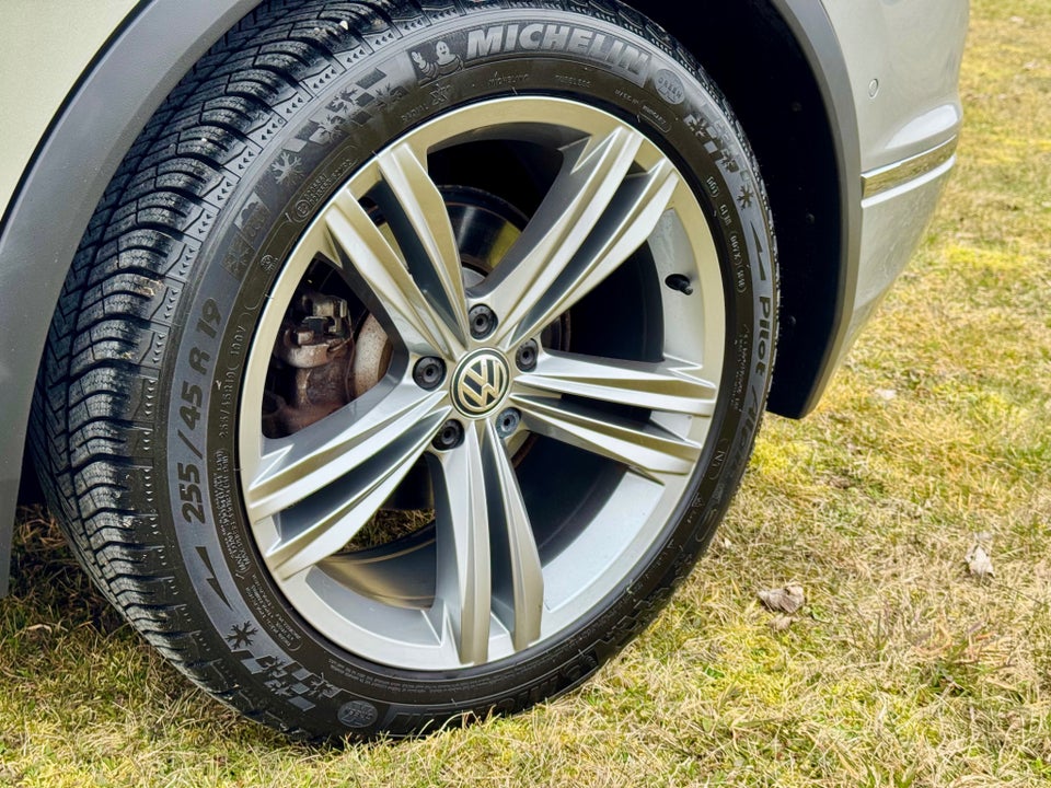 VW Tiguan 1,4 TSi 150 R-line DSG 4Motion 5d