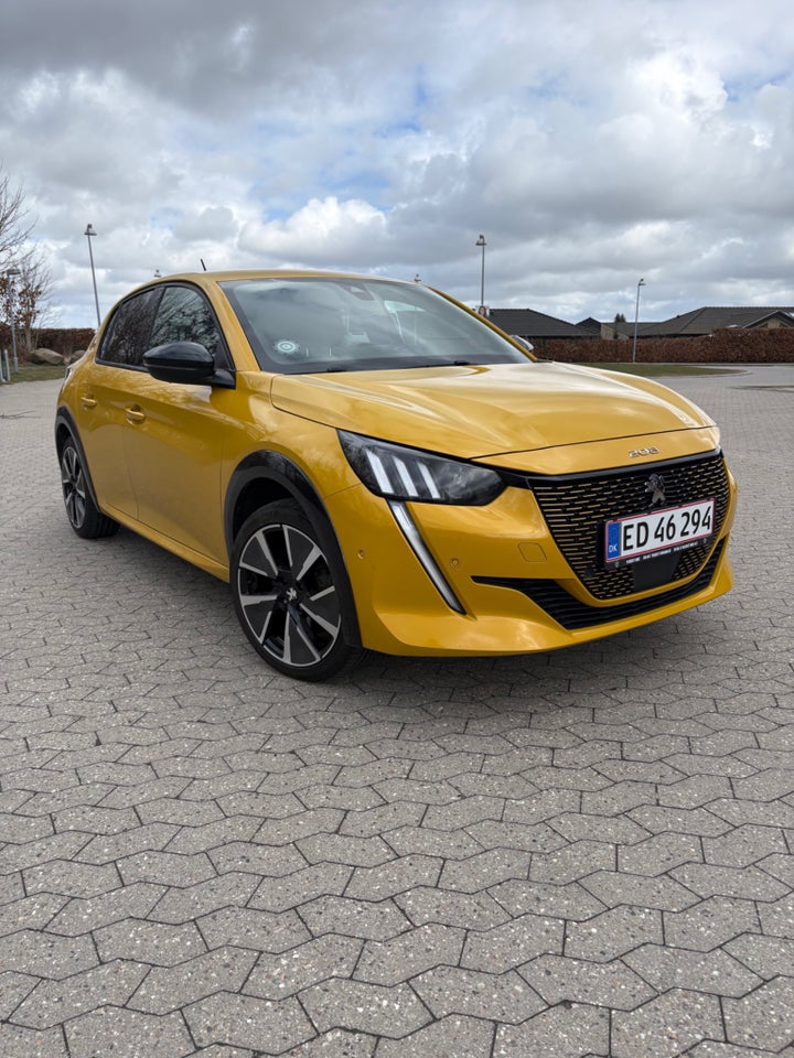 Peugeot e-208 50 GT 5d