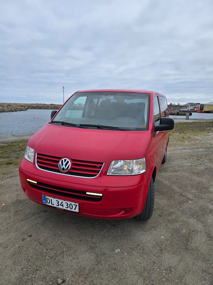 VW Transporter 2,5 TDi 130 Comfortline 5d