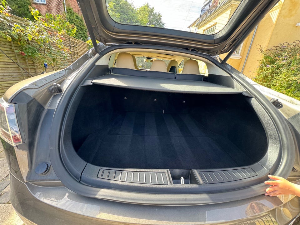 Tesla Model S P90D 5d