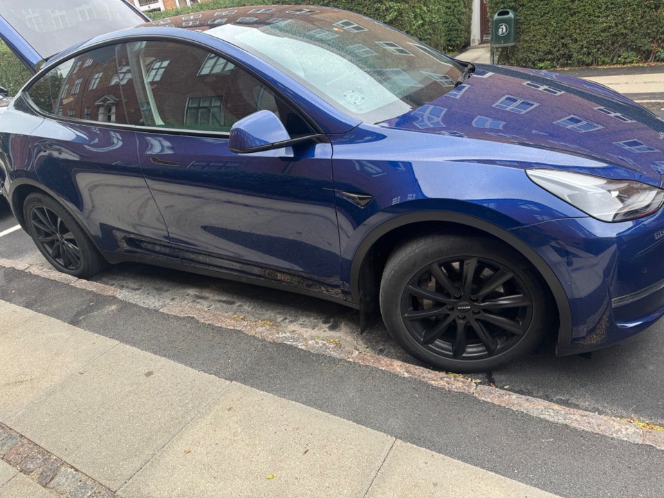 Tesla Model Y Long Range AWD 5d