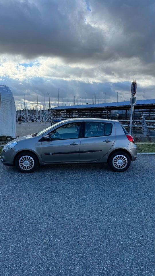 Renault Clio III 1,5 dCi 75 Authentique 5d