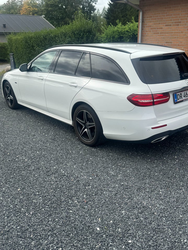Mercedes E300 de 2,0 AMG Line stc. aut. 5d
