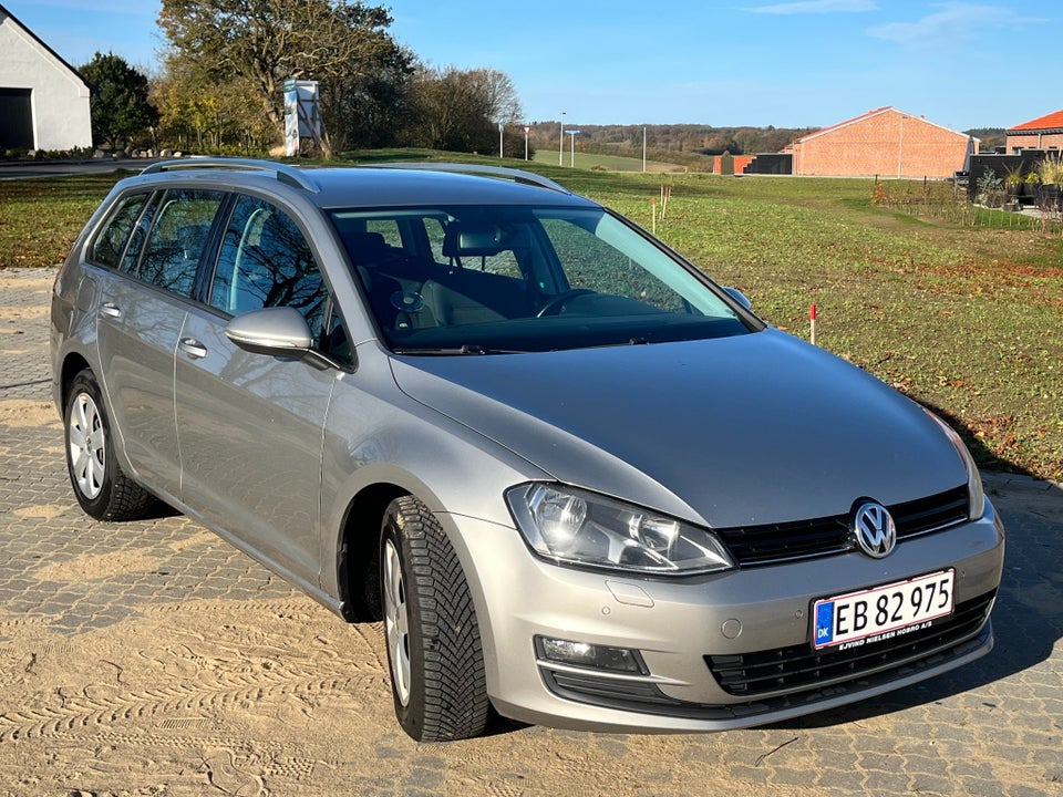 VW Golf VII 1,6 TDi 105 Comfortline Variant BMT 5d