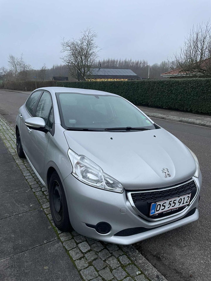 Peugeot 208 1,6 e-HDi 92 Active 5d