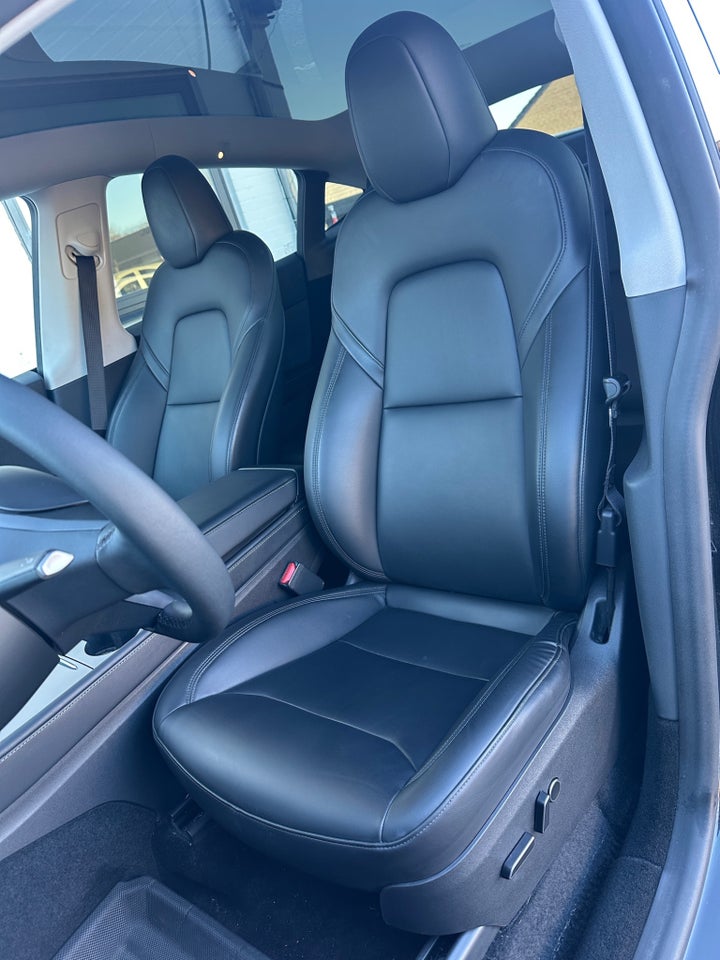 Tesla Model Y RWD 5d