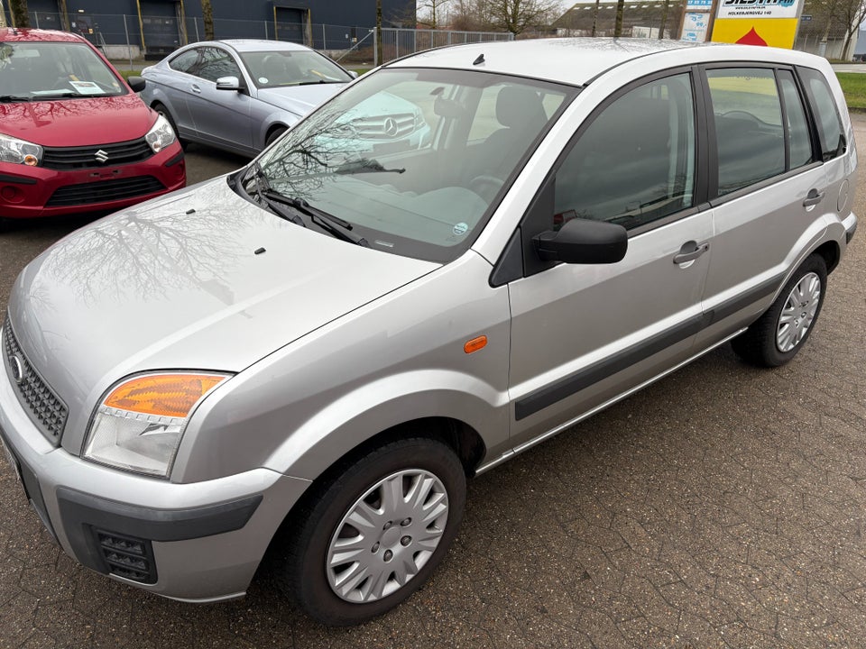 Ford Fusion 1,4  5d