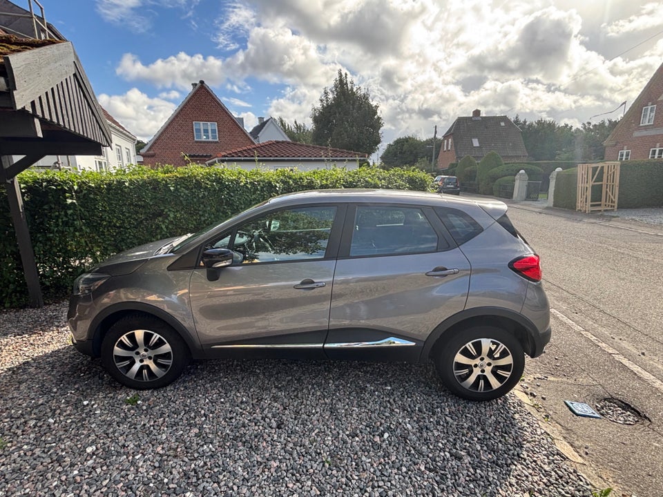 Renault Captur 0,9 TCe 90 Expression 5d