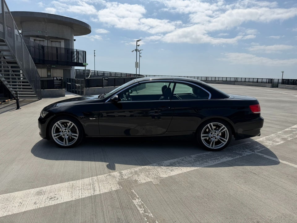 BMW 320i 2,0 Cabriolet 2d