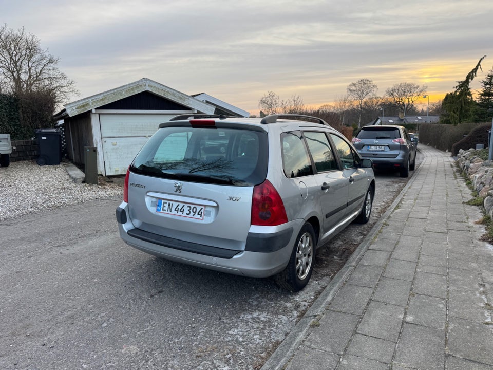 Peugeot 307 1,6 XR stc. 5d