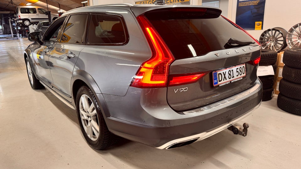 Volvo V90 CC 2,0 D5 235 Pro aut. AWD 5d