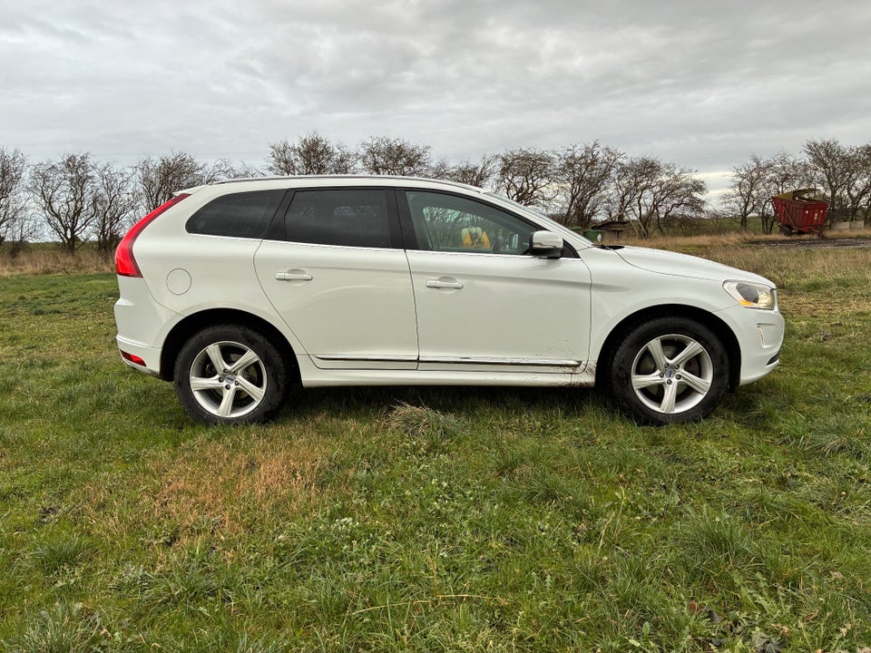 Volvo XC60 2,4 D5 215 Momentum aut. AWD Van 5d
