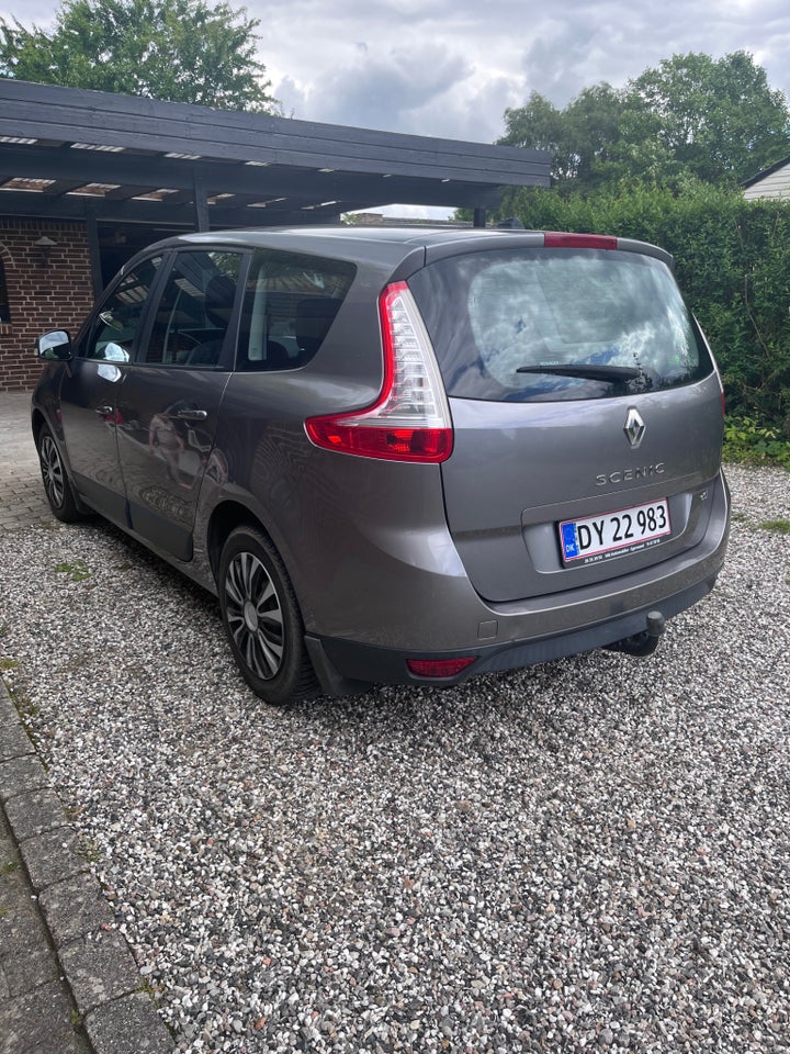 Renault Grand Scenic III 1,9 dCi 130 Dynamique 5d
