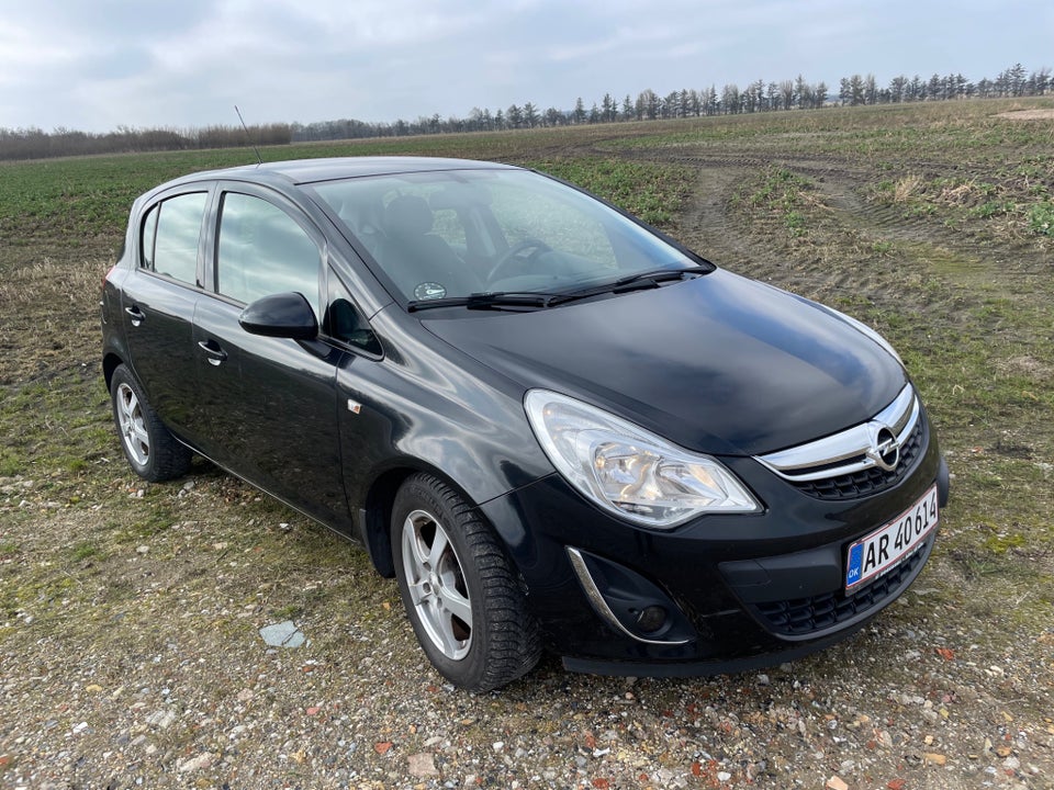 Opel Corsa 1,2 16V Cosmo 5d