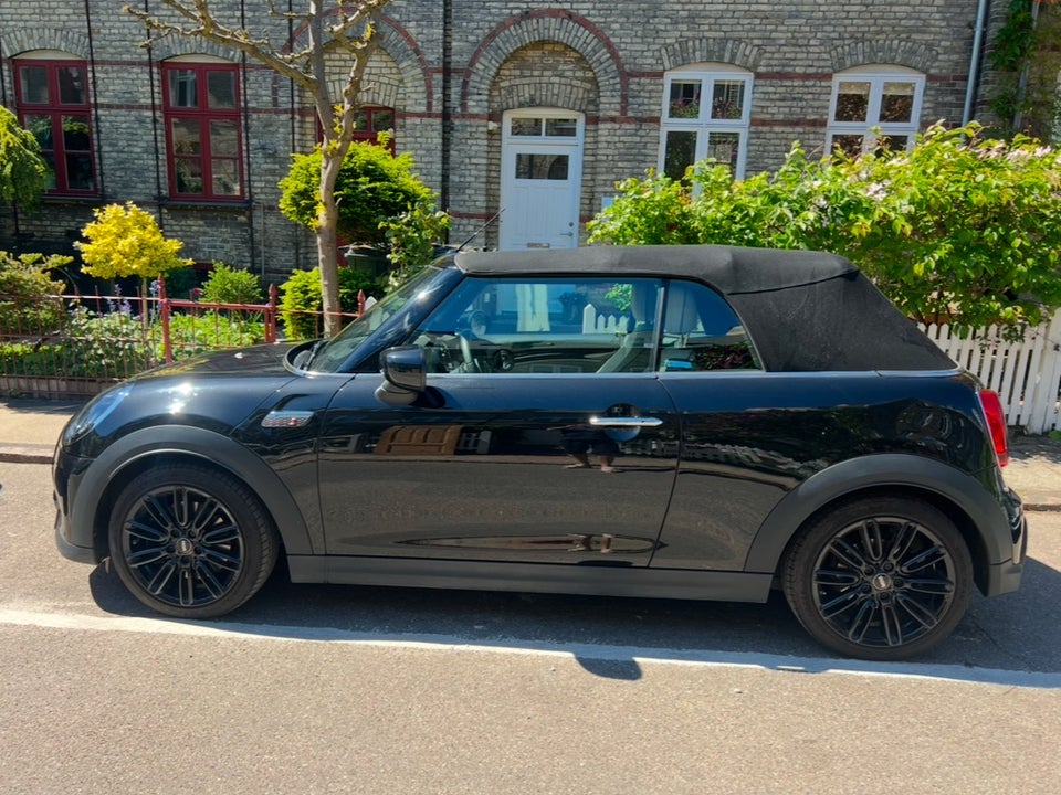 MINI Cooper S 2,0 Essential Cabriolet aut. 2d