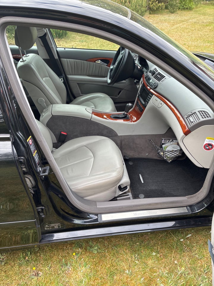 Mercedes E200 1,8 Kompressor Elegance 4d