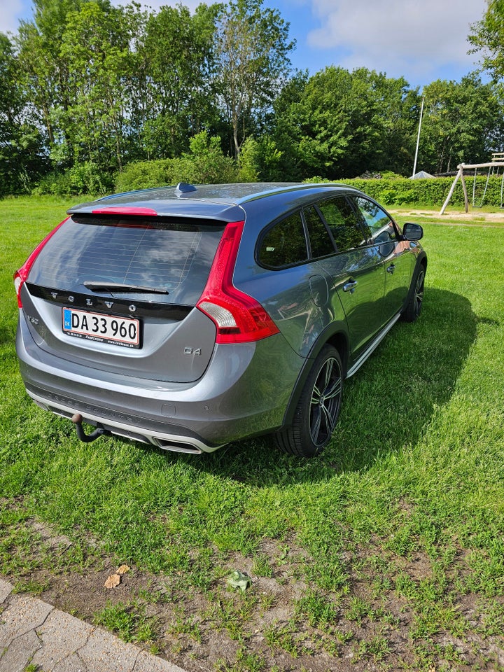 Volvo V60 CC 2,0 D4 190 Momentum aut. 5d