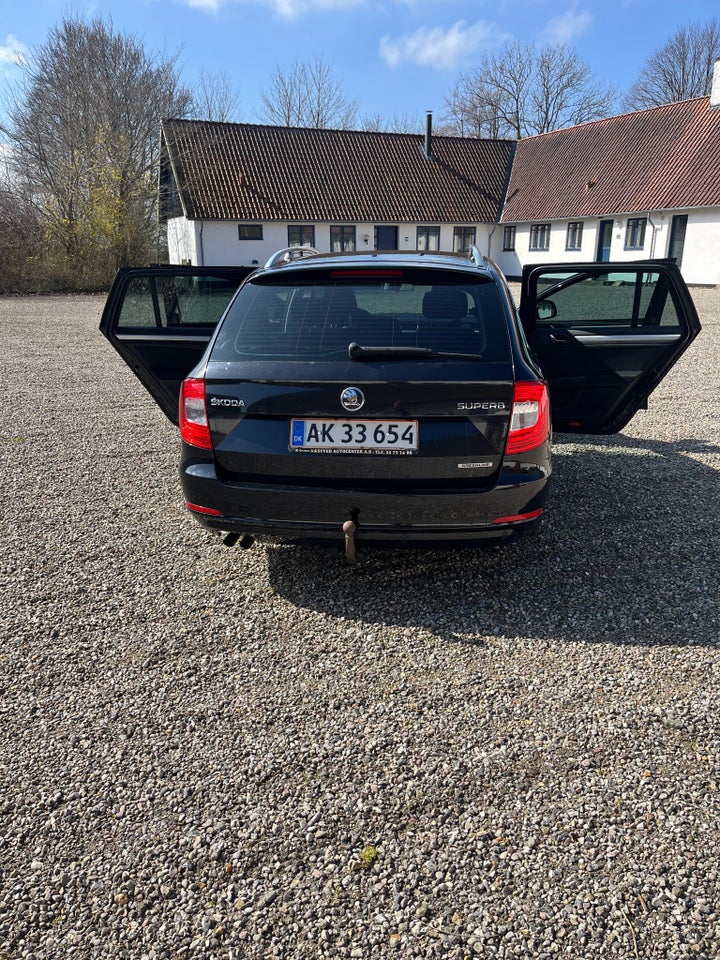 Skoda Superb 1,6 TDi 105 Elegance Combi GreenLine 5d